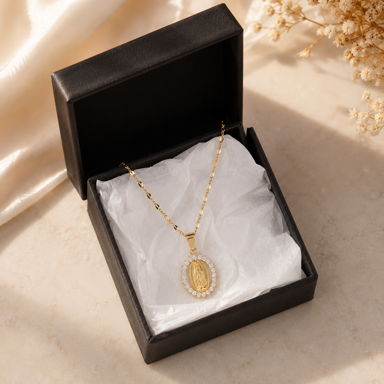 Collar Virgen de Guadalupe - Acabado Dorado Premium